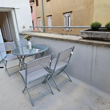 Don Dolfino - Hisa Dolfinova Vrata *