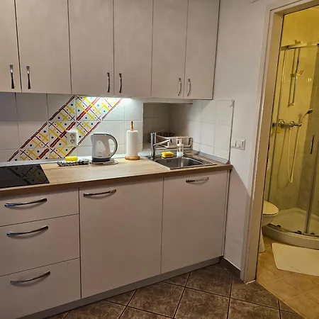 Don Dolfino - Hisa Dolfinova Vrata * بيران